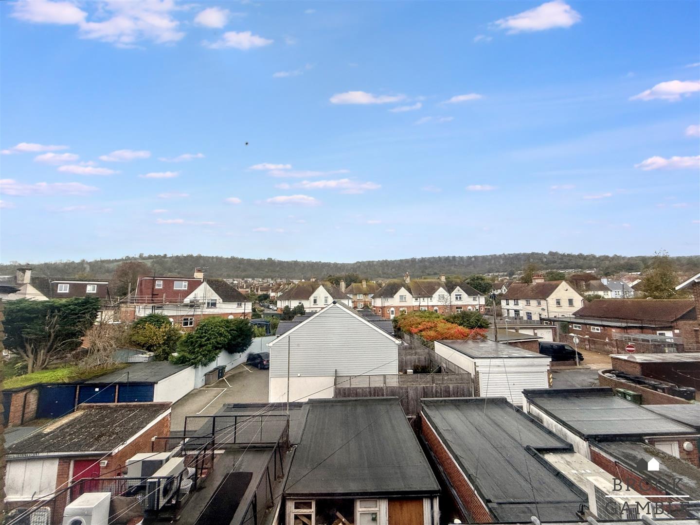 2 Bedroom Flat. Victoria Drive in Eastbourne,  5